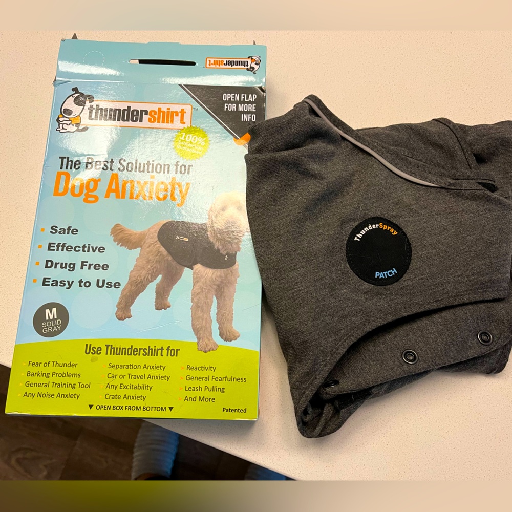 Thunder shirt sized medium